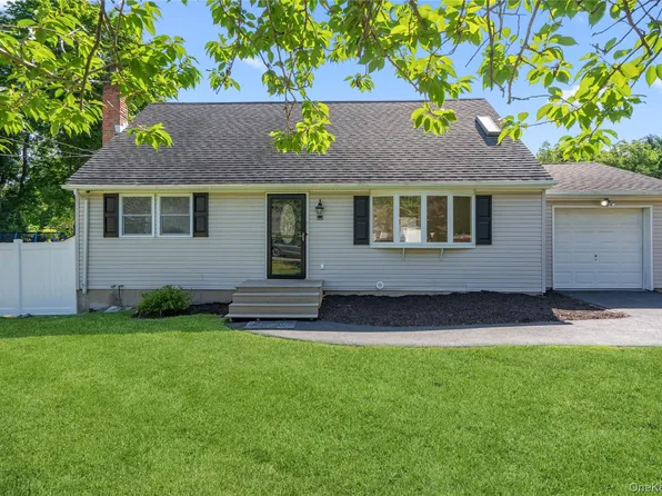 325 Harrison Avenue, Miller Place, NY 11764