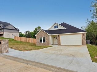 819 E Finley Ridge Dr, Tahlequah, OK 74464