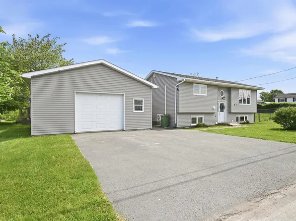 138 Rosewood Ln, Eastern Passage, NS B3G 1B2