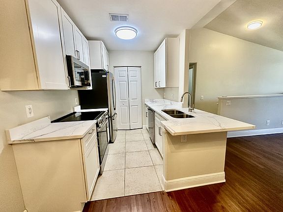 4th image of 897 Fording Island Rd APT 803