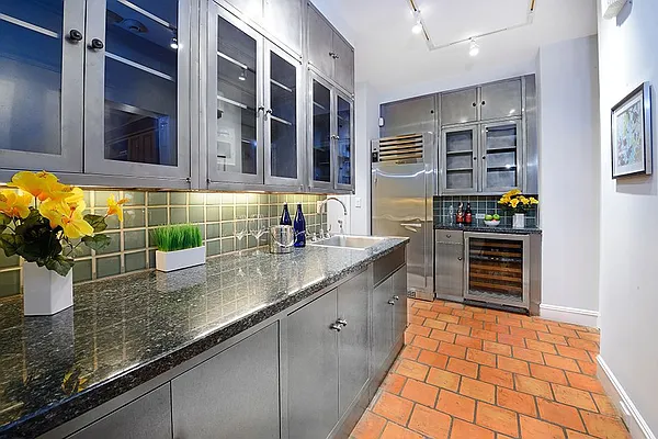 Sold by Corcoran | media 8