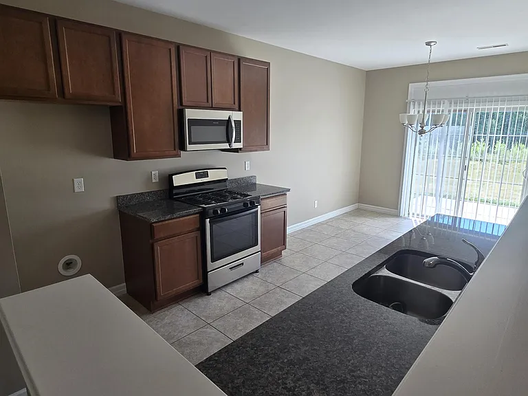 9145 Southdown Ln — Photo 8