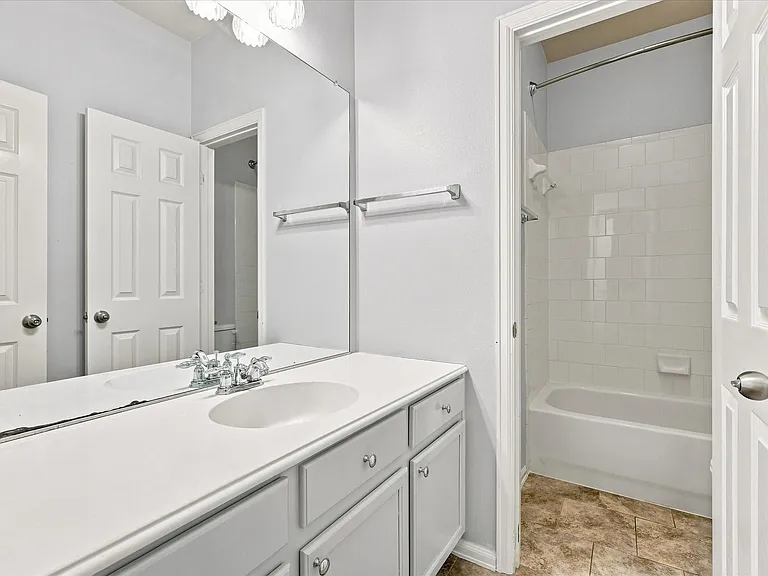 2812 Thorncreek Ln — Photo 17