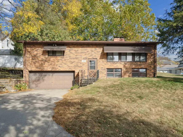 200 2nd St NE, Elkader, IA 52043