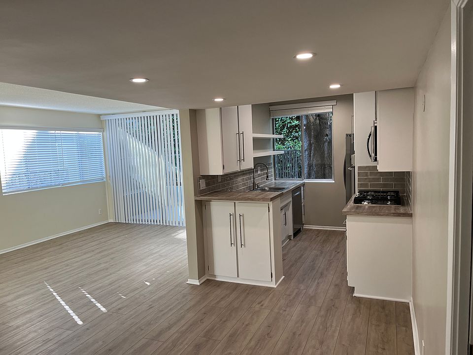 Kitchen and living room