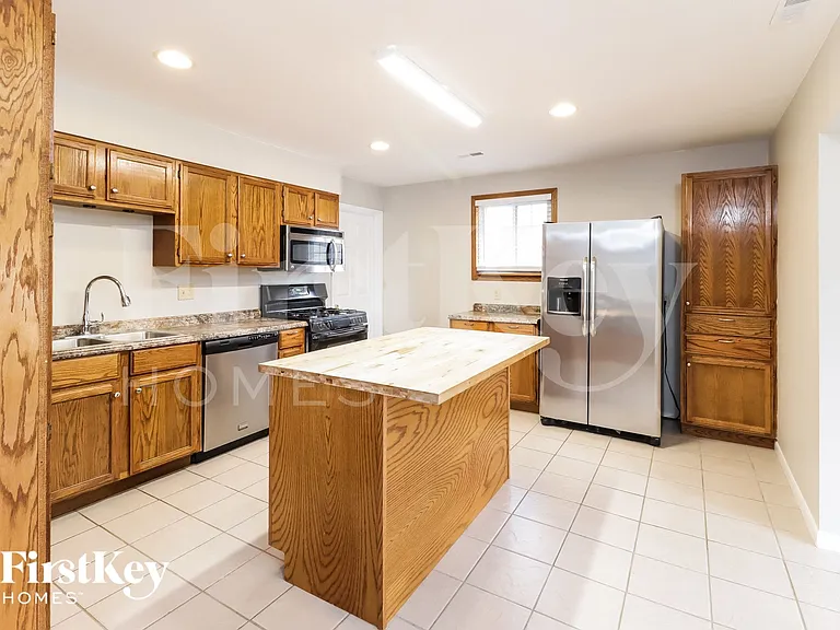 618 Neptune Way — Photo 8