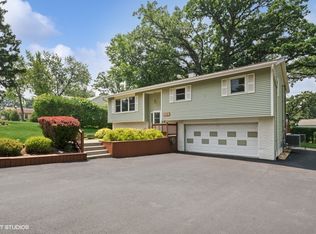 203 Wander Way, Lake In The Hills, IL 60156