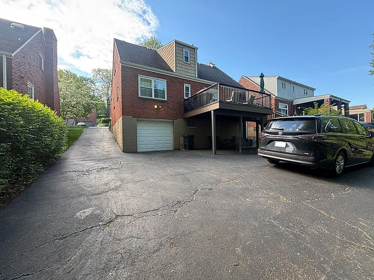 217 Roycroft Ave — Photo 22