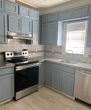 3rd image of 200 S Browne St