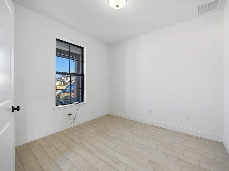 10326 Water Harbor Dr — Photo 12