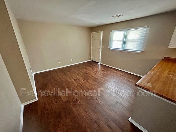 4th image of 1014 Mary St #5