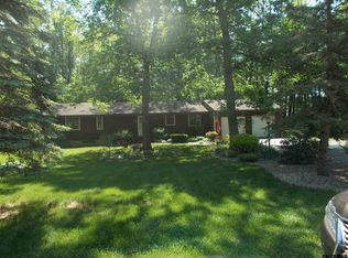 16 Northwood Dr, Malta, NY 12020