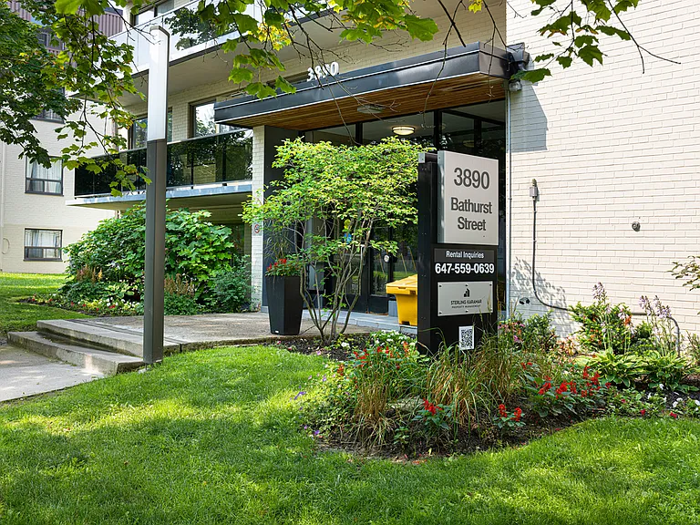3890 Bathurst St — Photo 8