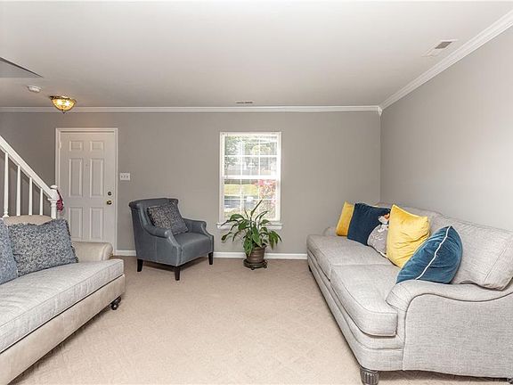 4th image of 902 Admiral Gravely Blvd