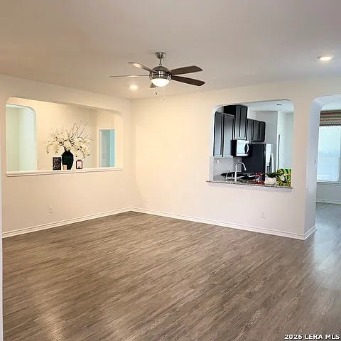 3 bed, 2.0 bath, 1516 sqft, $2,250 — Photo 2