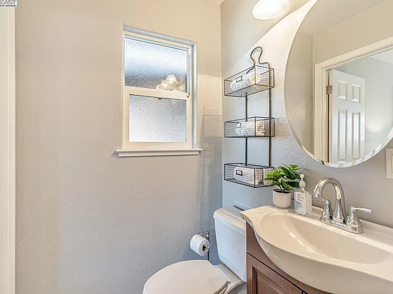 41819 Mahoney St — Photo 2