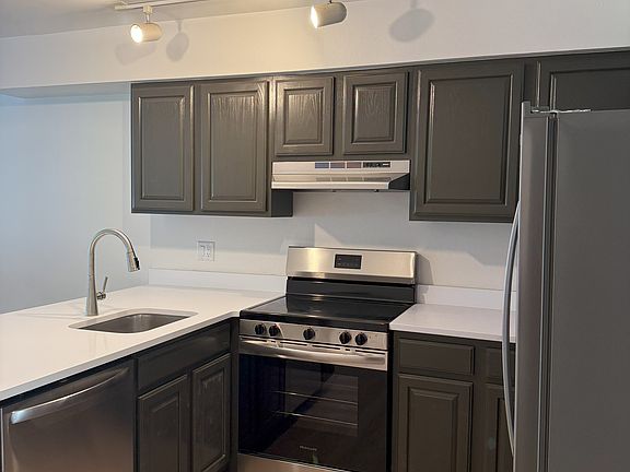 Kitchen, renovated, brand new appliances