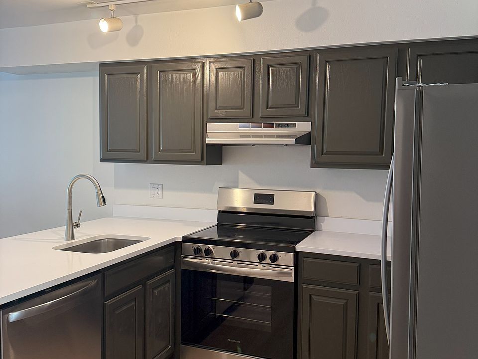 Kitchen, renovated, brand new appliances