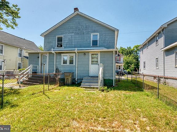4th image of 225 W Buck St #227