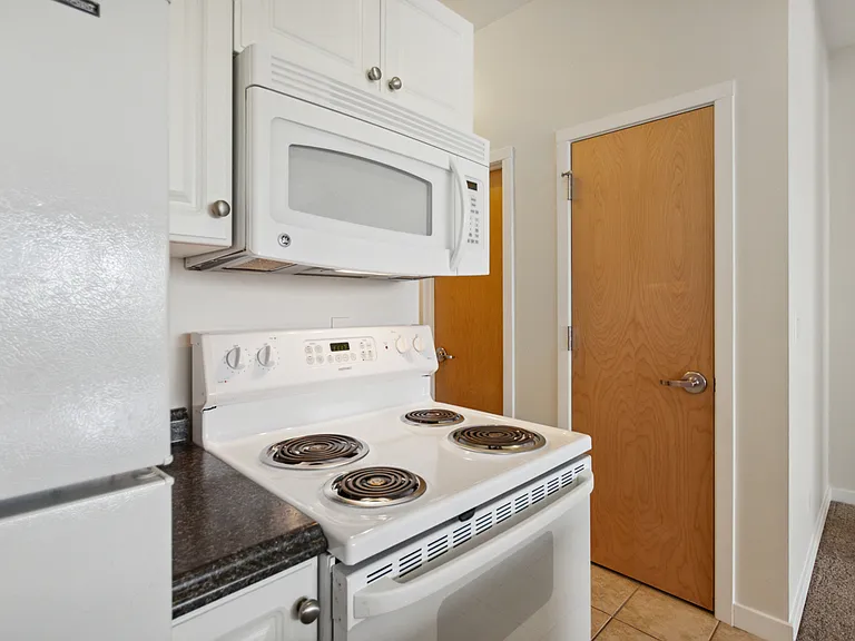 111 Prospect St — Photo 16