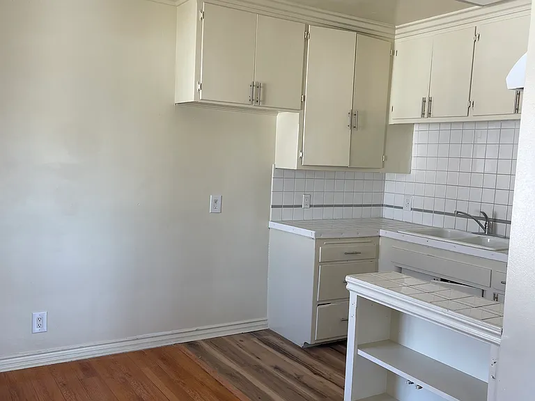 12801 Vanowen St #3 — Photo 2