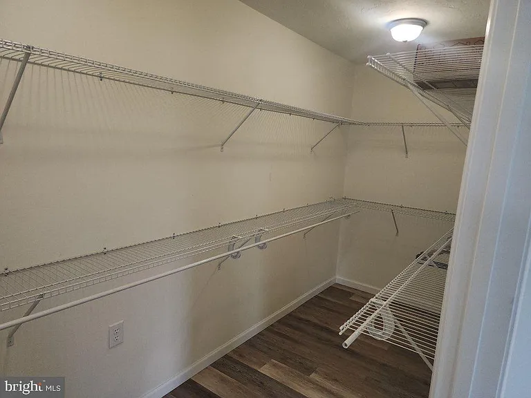 235 Hickory Dr — Photo 7