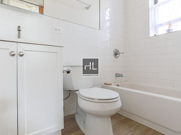 4th image of 3260 41st St APT 4C