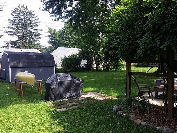 4th image of 2409 Potawatomi Dr