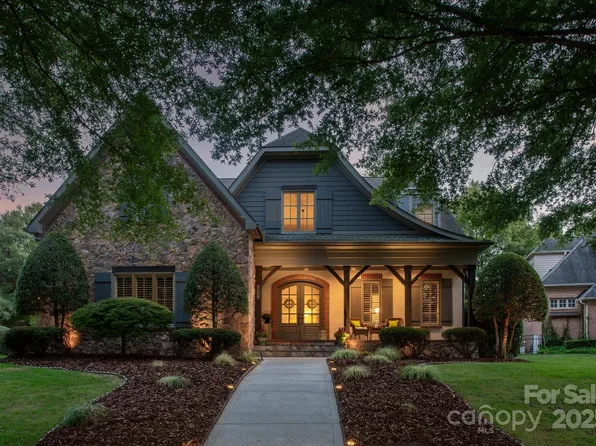 7911 Pemswood St, Charlotte, NC 28277