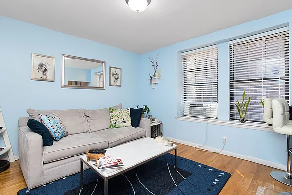 Rented by Emor Management Inc. | media 24