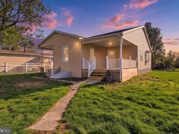 38 Stanley Dr, New Oxford, PA 17350