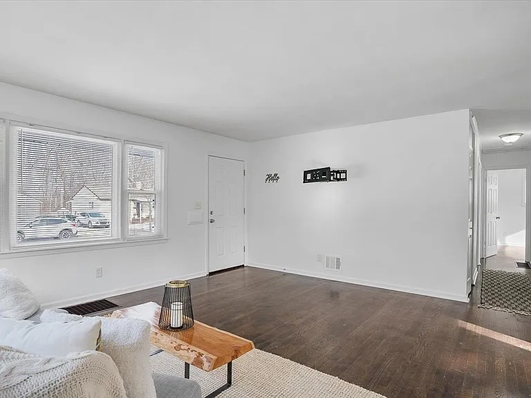 2448 Rainbow Ct — Photo 2