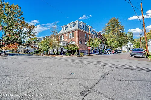 533 S Franklin St Photo 1