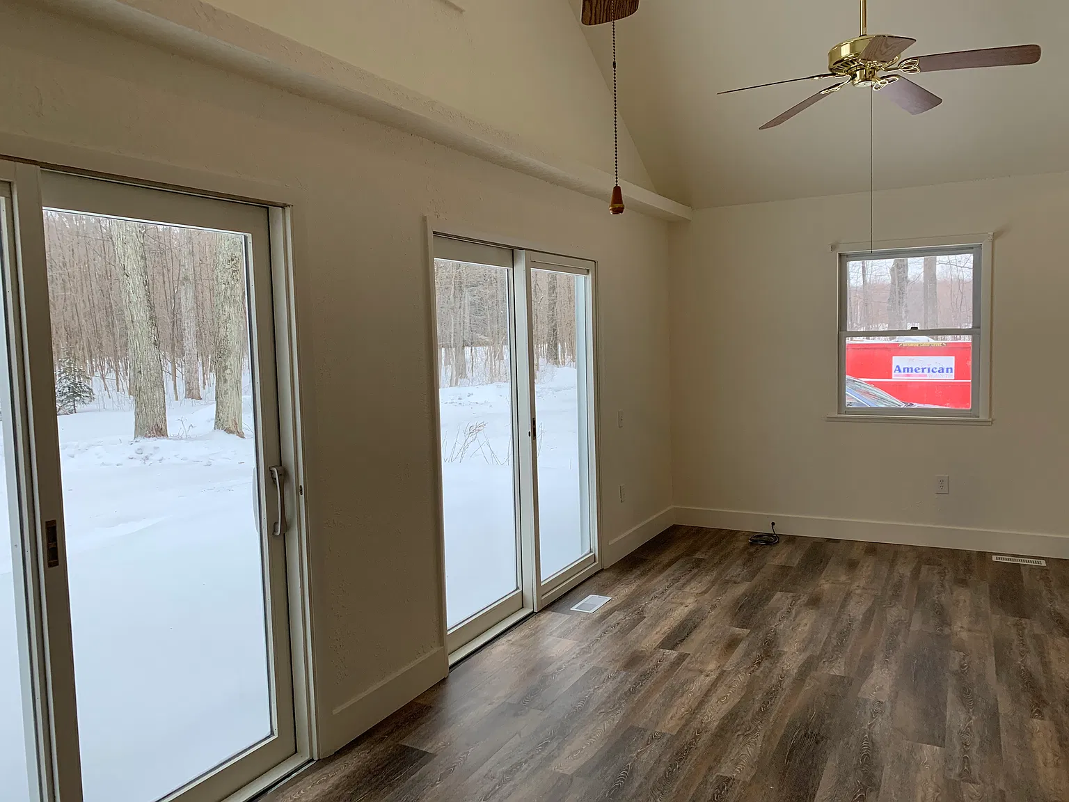 3 bed, 1080 sqft, $2,195 — Photo 3
