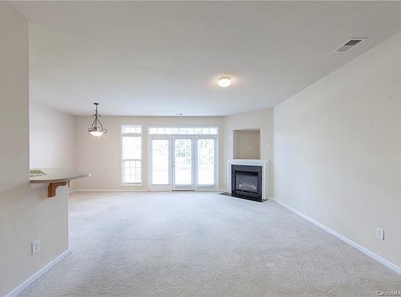 3rd image of 4011 Abbottsbury Dr