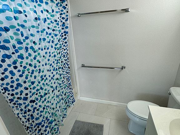 bathroom of the primary bedroom