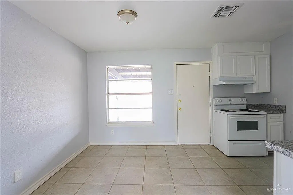 720 E Sugarcane Dr - 1 — Photo 4