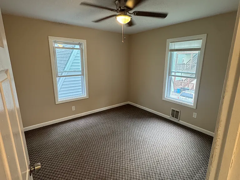 370 Hamilton St #1-R — Photo 7