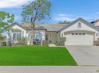 32 Belfast Ct, Bakersfield, CA 93314