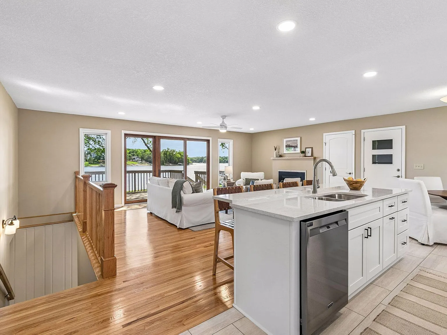 4 bed, 3.0 bath, 2625 sqft, $5,000 — Photo 3