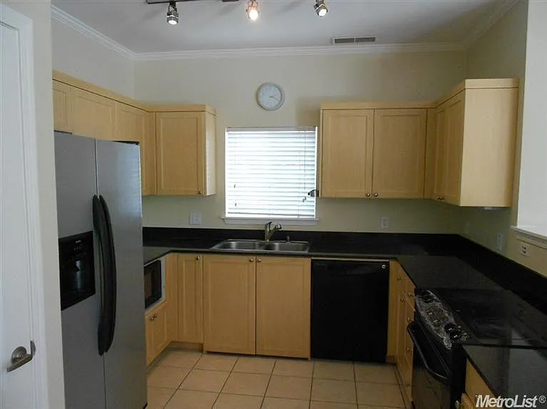 1818 Moore Blvd #106 — Photo 4
