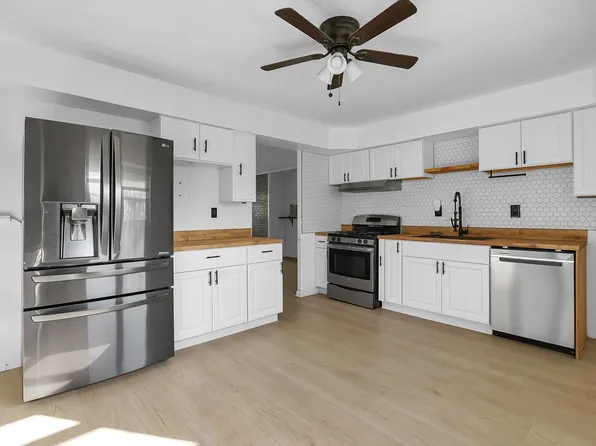 215 Sunset Dr S, Johnstown, OH 43031