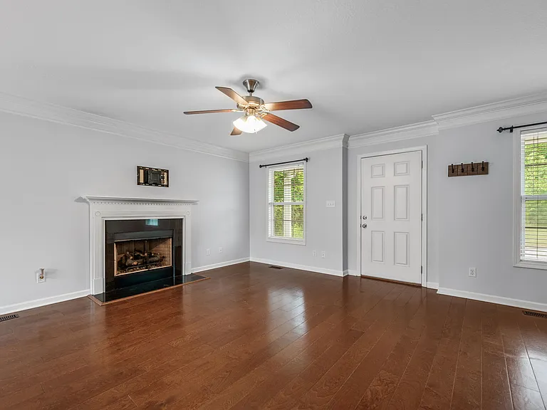 5486 Castle Pines Ln — Photo 5