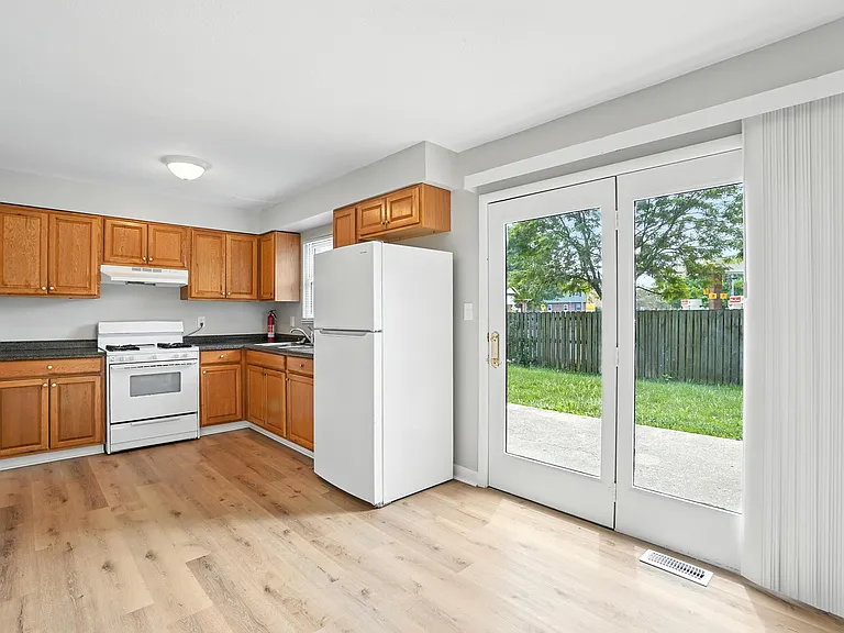 253 S Liberty St #2 — Photo 10