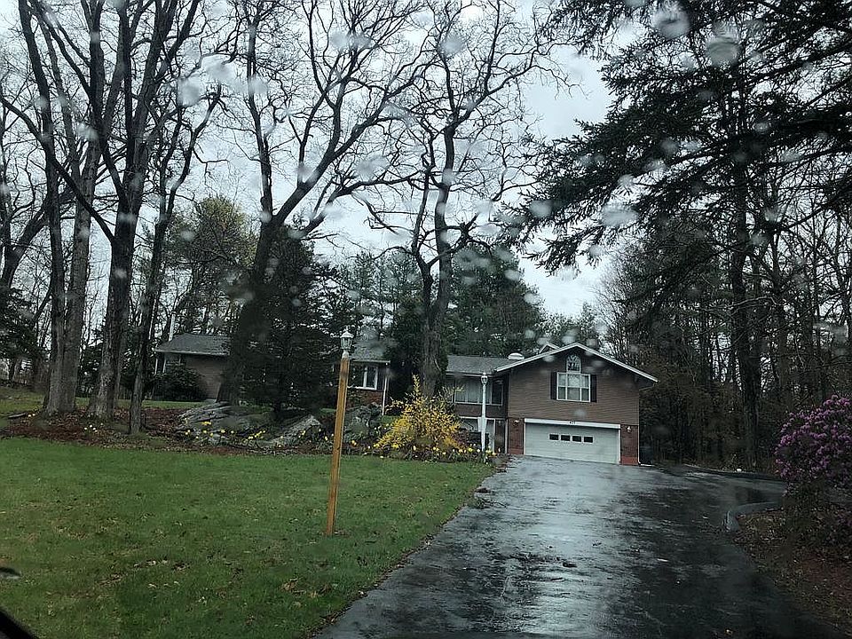 1st image of 437 Lake St