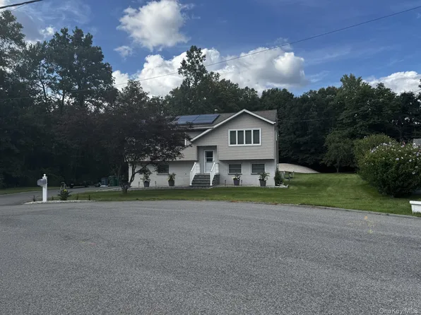 6 Russett Lane, Wappingers Falls, NY 12590