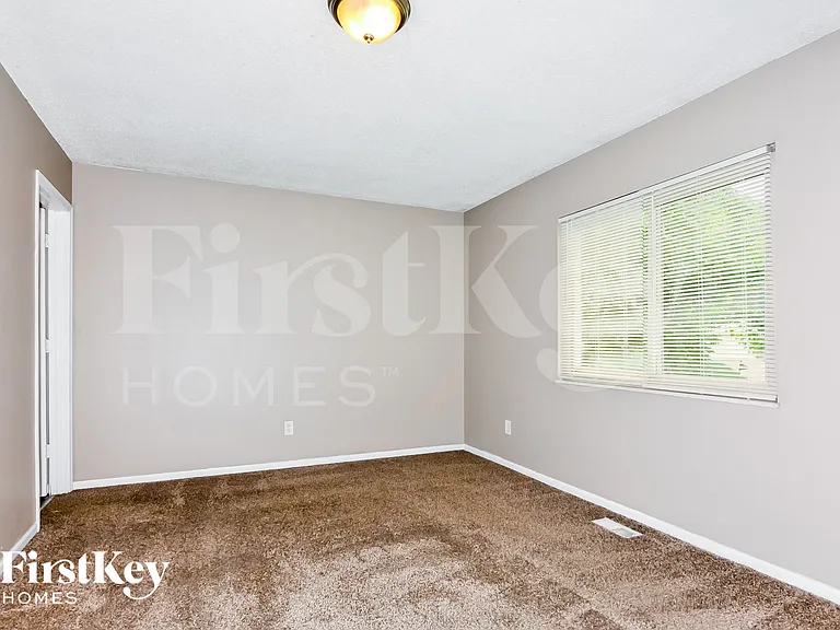 2009 Monks Hollow Dr — Photo 11