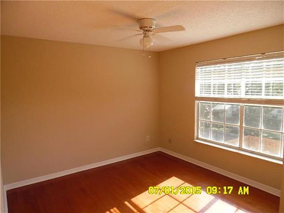 3rd image of 1667 Tremont Ln