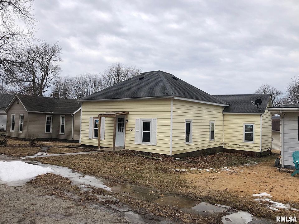 318 S Curtis St, Edinburg, IL 62531 | Zillow