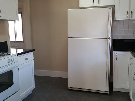 5th image of 3735 E 5th St